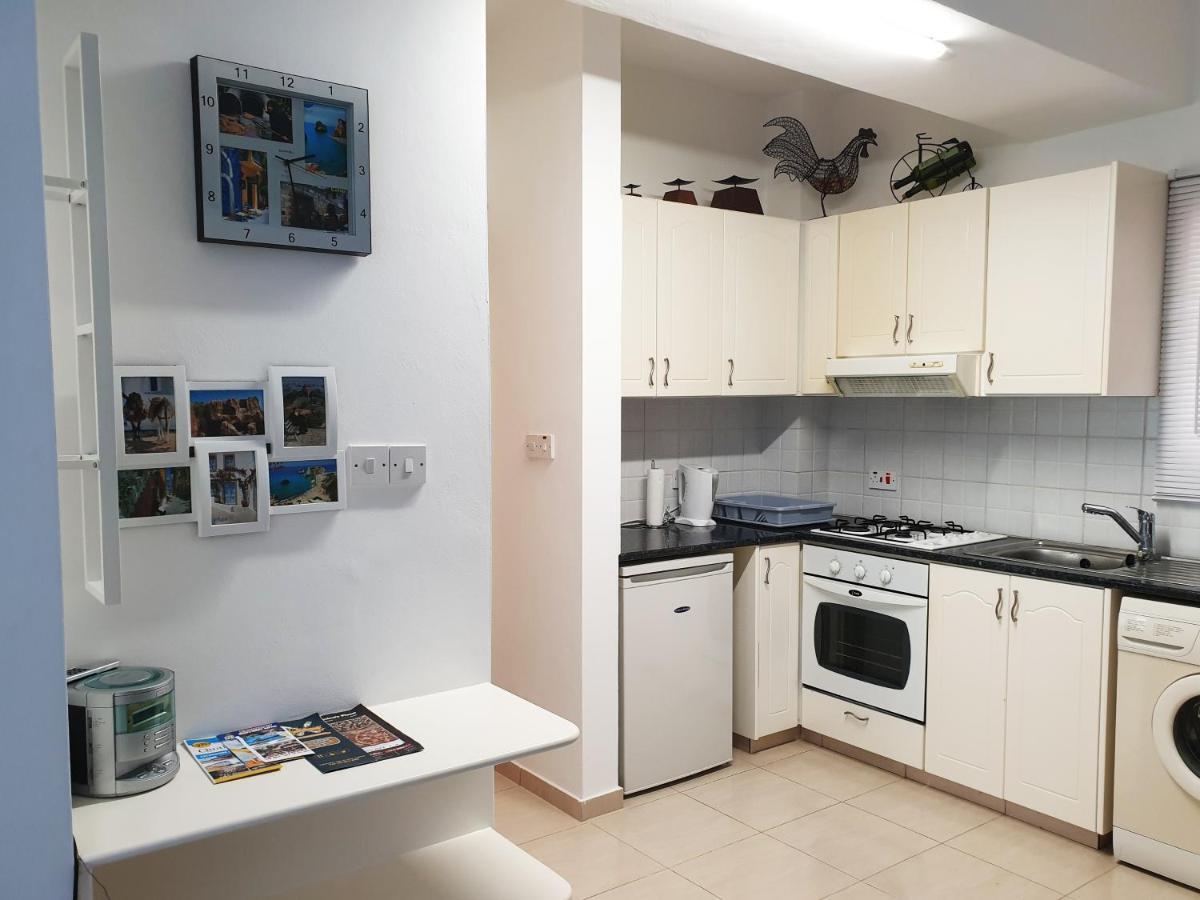 Psyche Harbor Apartment Пафос Екстериор снимка