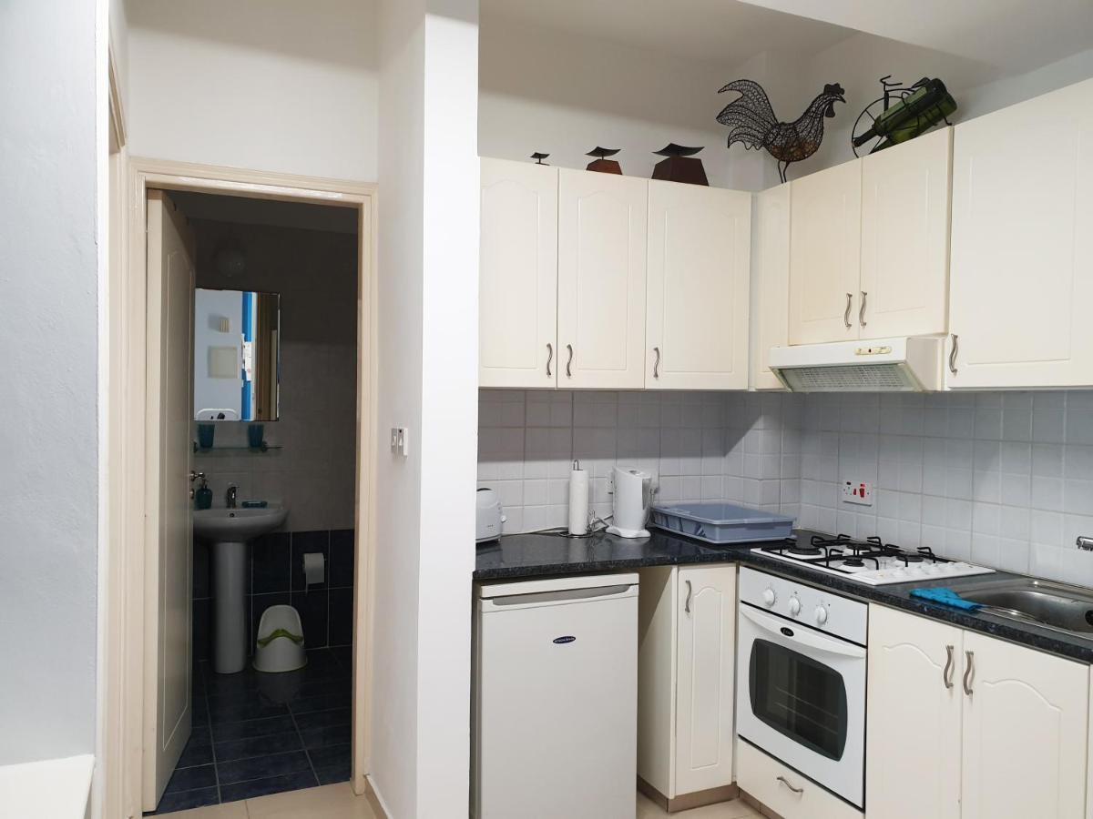 Psyche Harbor Apartment Пафос Екстериор снимка